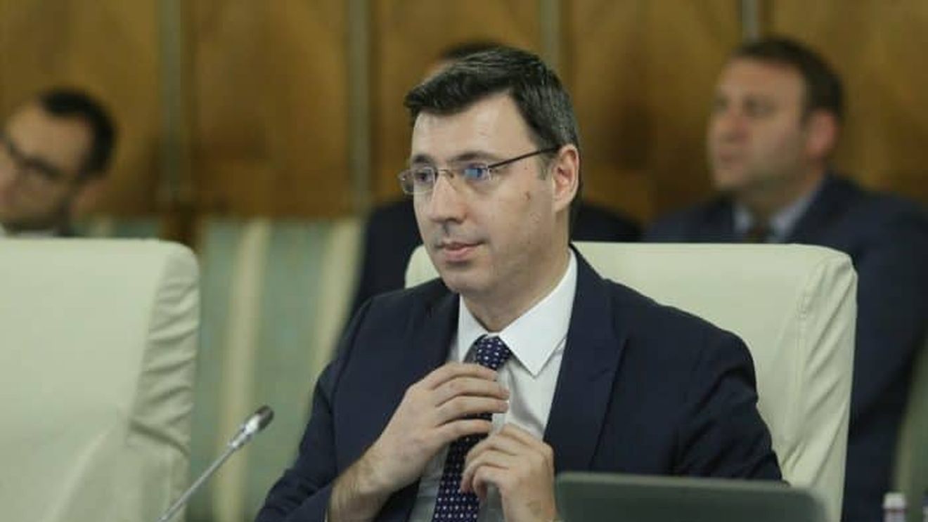 EXCLUSIV Eugen Teodorovici i-a cerut președintei Fiscului să-l înlocuiască pe Ionuț Mișa de la șefia Direcției Mari Contribuabili până la finalul lunii aprilie dacă nu emite deciziile de restituire a taxei auto