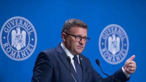 Variantele de grile cu salariile profesorilor de la 1 ianuarie 2024 vor fi gata până pe 15 iulie, spune ministrul Muncii, Marius Budăi. Miercuri are loc o nouă ședință cu sindicatele din Educație