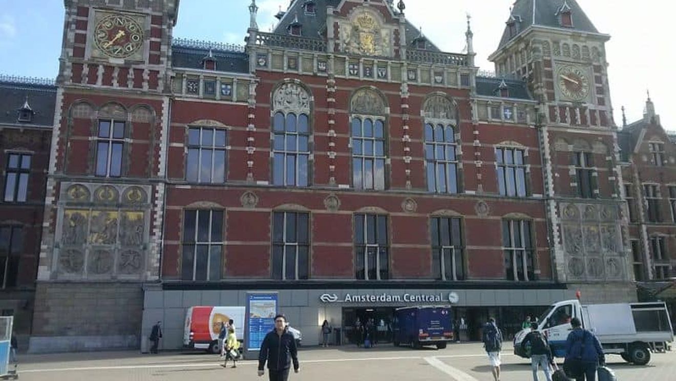 Oraşul Amsterdam interzice închirierea spaţiilor de cazare din centrul vechi, inclusiv prin platforma Airbnb, de la 1 iulie