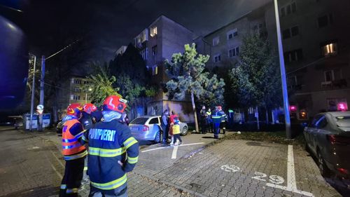 UPDATE Alimentarea cu gaz într-un bloc din Alba, oprită după ce locatarii au simțit miros puternic de gaz / Mirosul provenea de la un cadavru în stare de putrefacție, descoperit într-un apartament