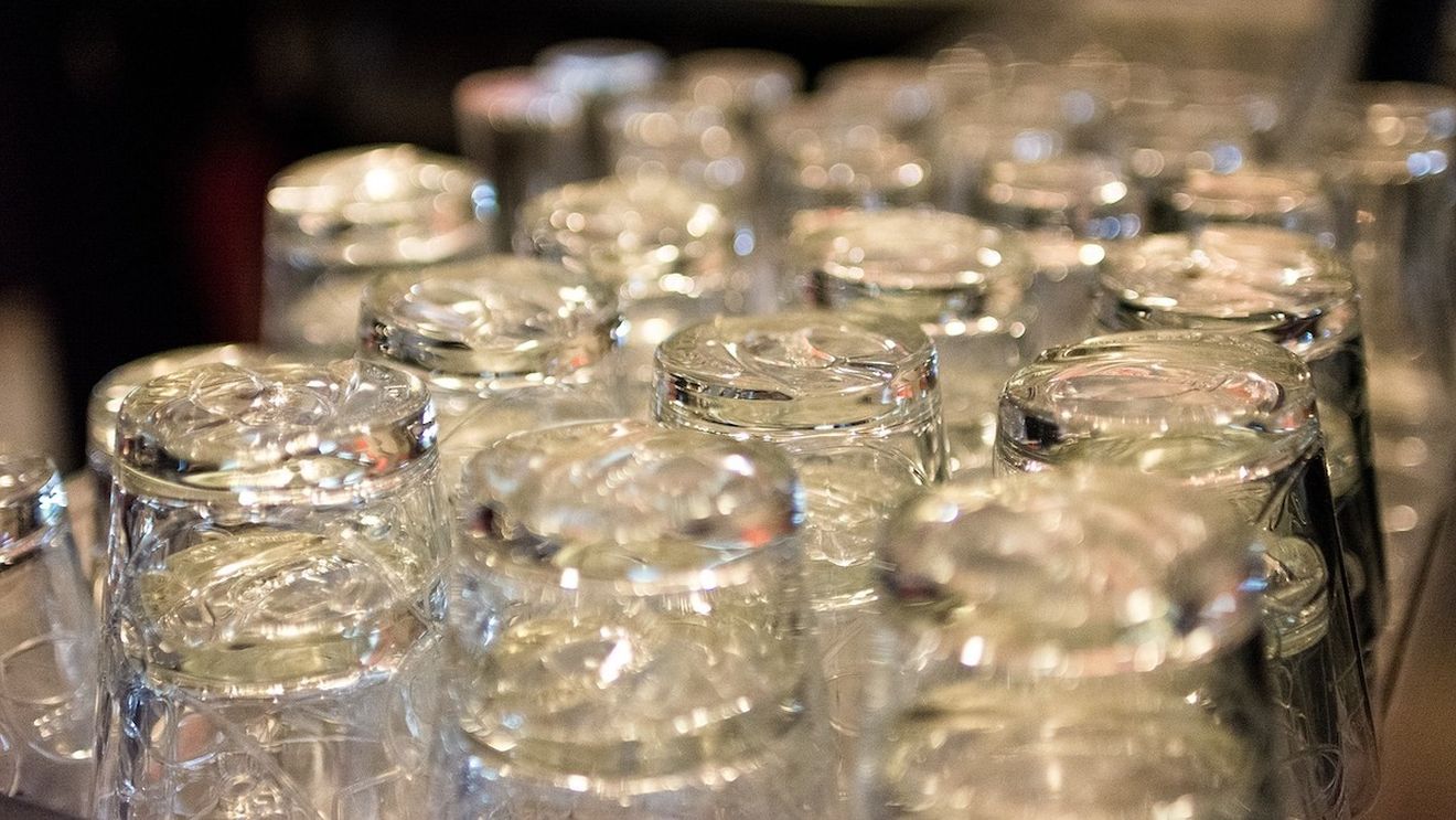 22 de morți şi 16 alte persoane în stare critică după ce au consumat alcool contrafăcut la Istanbul / 4 persoane au fost arestate în acest caz