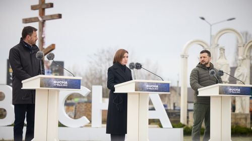 VIDEO Maia Sandu, la Bucea, alături de Zelenski: Credem în victoria Ucrainei! Crimele împotriva umanității trebuie să ducă la consecințe grave