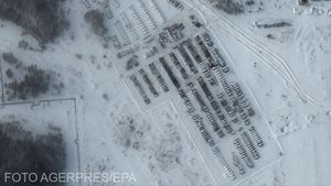 Rusia susține că a transferat 10 bombardiere Su-24 din Crimeea către alte baze aeriene, în cadrul exerciţiilor / Kievul şi Occidentul spun că echipamentele militare ruse par să fie înlocuite cu altele