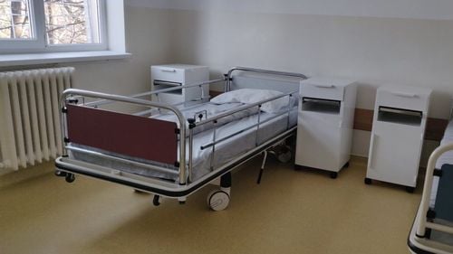 Acuzații de viol la Spitalul de Psihiatrie din Oradea / Un asistent medical e acuzat că ar fi agresat sexual o tânără de 18 ani / ”Deocamdată, este greu de știut care este adevărul. Nu există martori, nu a auzit nimeni nimic”