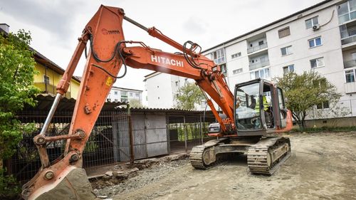560 de garaje desființate în municipiul Sibiu, în ultimii 5 ani / În locul lor au fost amenajate spații de parcare / Au mai rămas 140 de garaje care urmează să fie demolate / ”Domeniul public nu poate fi ocupat pentru interesul propriu al unui singur cetățean”