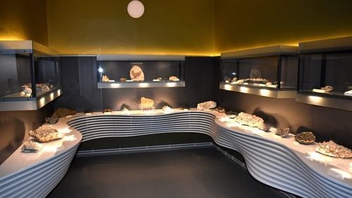 Holograma celei mai mari pepite de chihlimbar din lume va fi expusă la Târgul Naţional de Turism