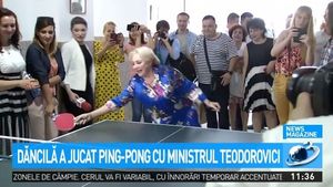 Dăncilă, campanie de umanizare: ping-pong cu Teodorovici și plimbări pe plajă la Sulina
