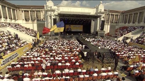 Simion, acțiune de imagine: A întrerupt evenimentul de prezentare a candidaţilor AUR la parlamentare, trimițându-i pe participanţi să-i ajute pe sinistraţii din Moldova