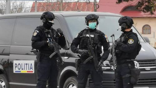 Galerie foto: Orașul Țăndărei a intrat în carantină: nimeni nu intră și nu iese din localitate. Au fost instituite filtre mixte Poliție-Armată