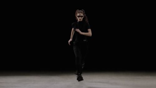 Balenciaga și Under Armour colaborează pentru o colecție nouă ce îmbină moda de lux cu tehnologia sportivă