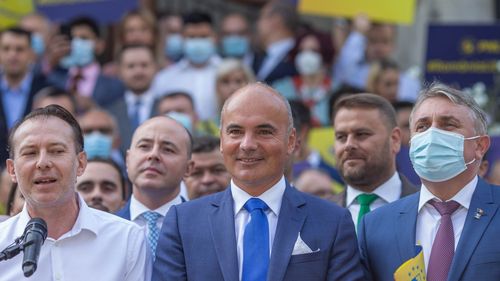 Rareș Bogdan, luat la rost că l-a lăudat cel mai mult pe Cîțu, ca apoi să-i ceară demisia: „Am trecut la schimbarea liderului fără durere” / „Noi n-am rugat pe nimeni să stea cu ochii pe ce se întâmplă în PNL”