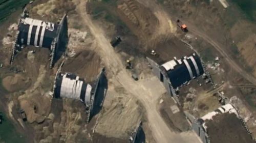 Rusia construiește adăposturi rezistente la explozii pentru a-și proteja avioanele de luptă, ca reacție la atacurile tot mai frecvente cu drone lansate de Ucraina