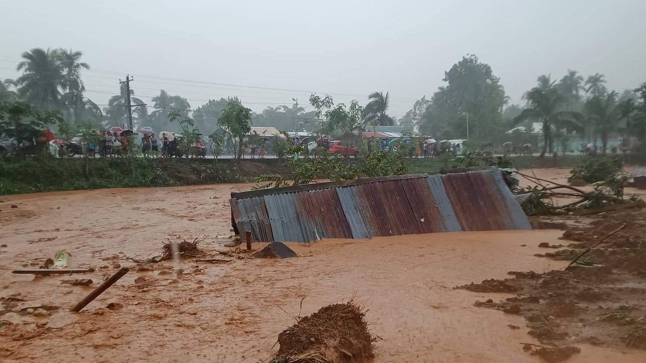 Sri Lanka şi Indonezia îşi mobilizează forţele armate, în timp ce numărul victimelor inundaţiilor din Asia se apropie de 1.000 de persoane