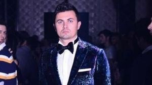 Sorin Cîmpeanu, despre noul președinte pe care l-a numit la ARACIP: Criteriile au fost strict de competență profesională și managerială. Silviu Iordache a prezentat uniformele create de Cătălin Botezatu pentru compania nationala TAROM și nu alte “obiecte vestimentare”
