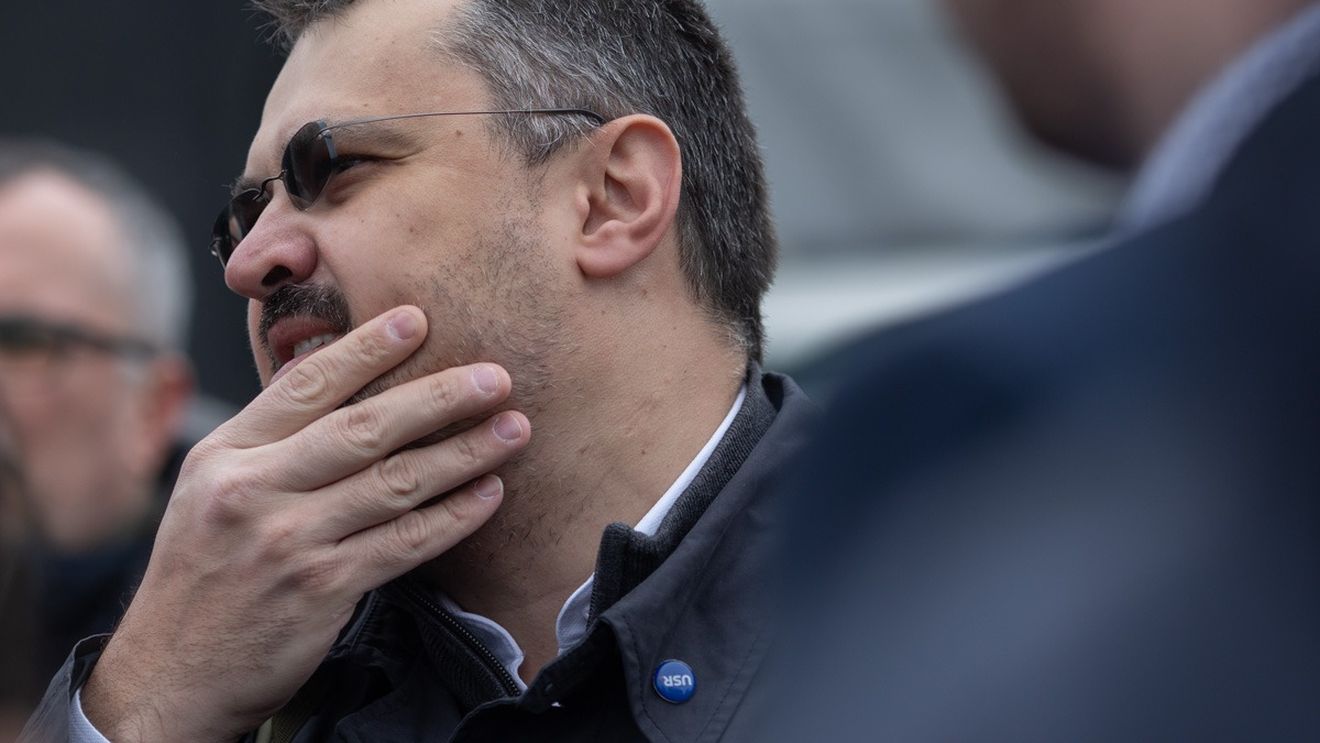 Ghinea (USR), după ce premierul Ciolacu a spus că ”PNRR nu există”: Putem afirma cu certitudine că Marcel Ciolacu e un prost. Acum o lună se lăuda că a trimis propunerea de revizuire a PNRR, adică a revizuit ceva ce nu găsește?