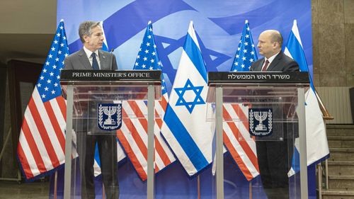 Premierul israelian Naftali Bennett, testat pozitiv la COVID-19/ Duminică s-a întâlnit cu Antony Blinken, șeful diplomației americane