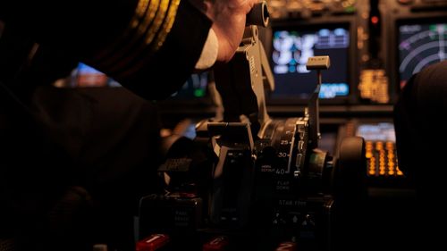 Avionul echipei naționale a Nigeriei a aterizat de urgență în Angola după o fisură la parbriz