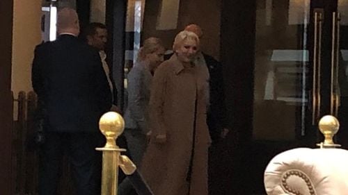 Dăncilă este cazată la Trump Hotel în Washington, primul șef al unui guvern străin care a rezervat o cameră în ultimul an. Presa americană: Astfel de plăți ar putea încălca prevederile constituționale anti-corupție