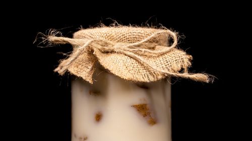 Cum prepari carne la garniță, o rețetă tradițională de a conserva porcul, folosită inclusiv în perioada în care nu existau frigidere