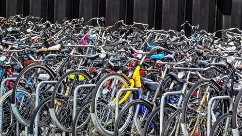 Organismul care guvernează ciclismul mondial interzice femeilor transsexuale să concureze la feminin