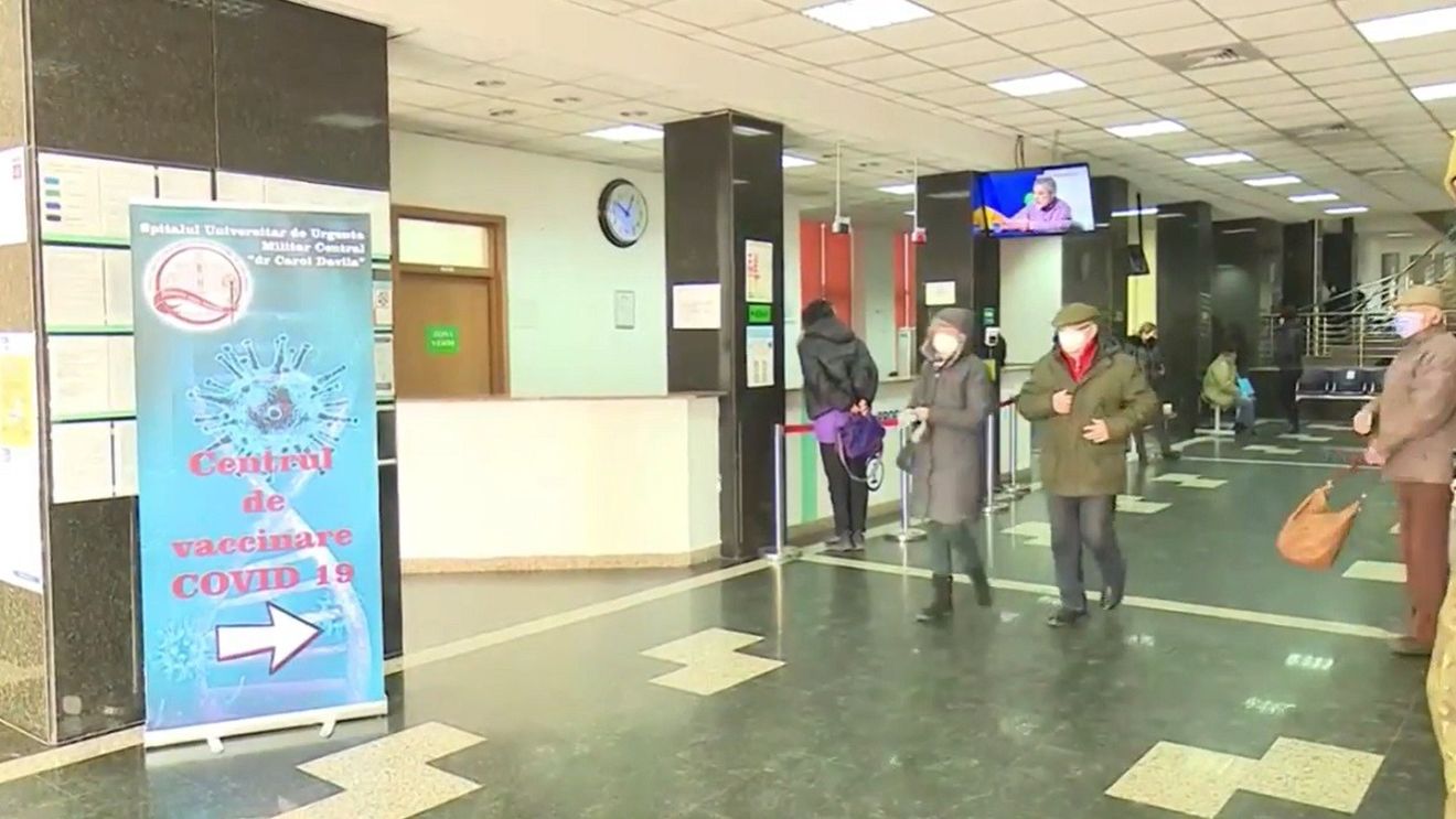 Câte centre de vaccinare sunt disponibile și de ce unele stau închise