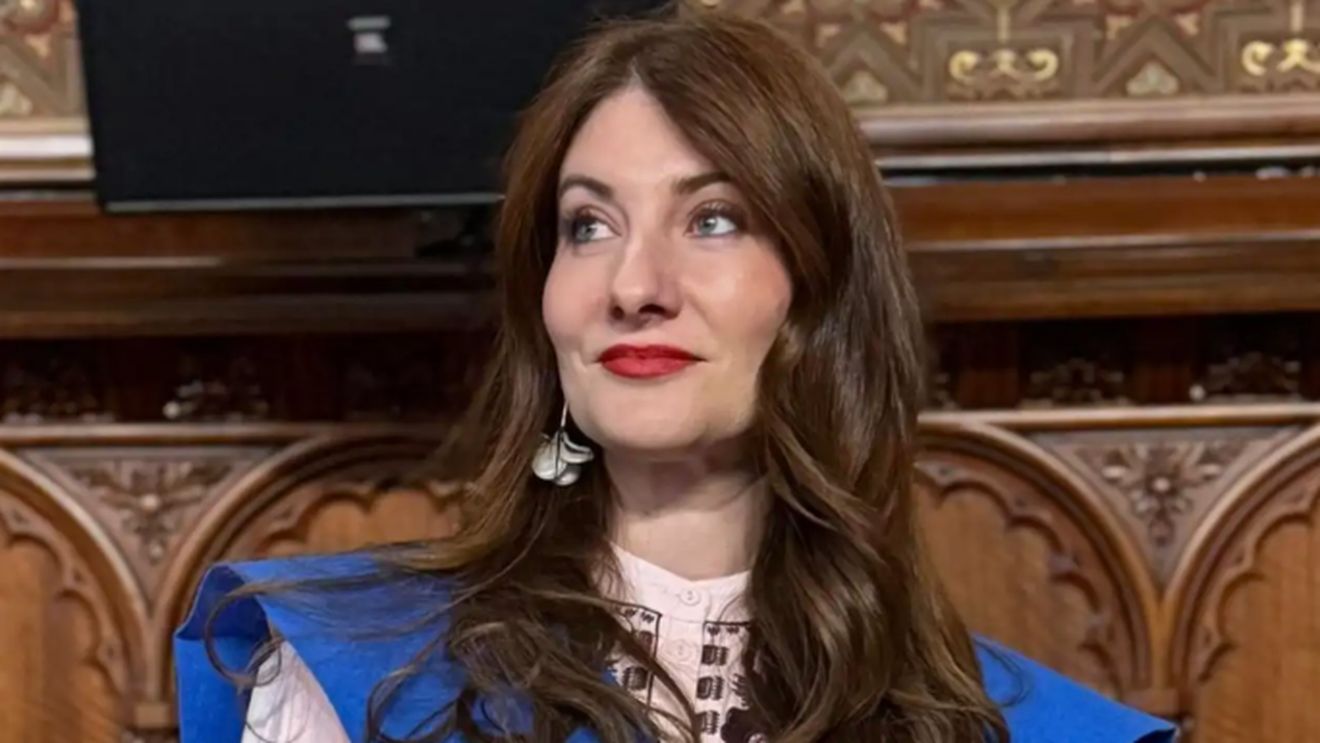 O româncă a obținut cea mai mare notă din istoria examenului de rezidențiat din Spania / E acuzată că a copiat folosind ochelari cu AI / ”M-am dedicat studiului și am făcut ceea ce trebuia să fac”