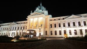 Clădirea spitalului Colțea din București va fi iluminată duminică noaptea în albastru, cu ocazia Zilei Mondiale a Diabetului