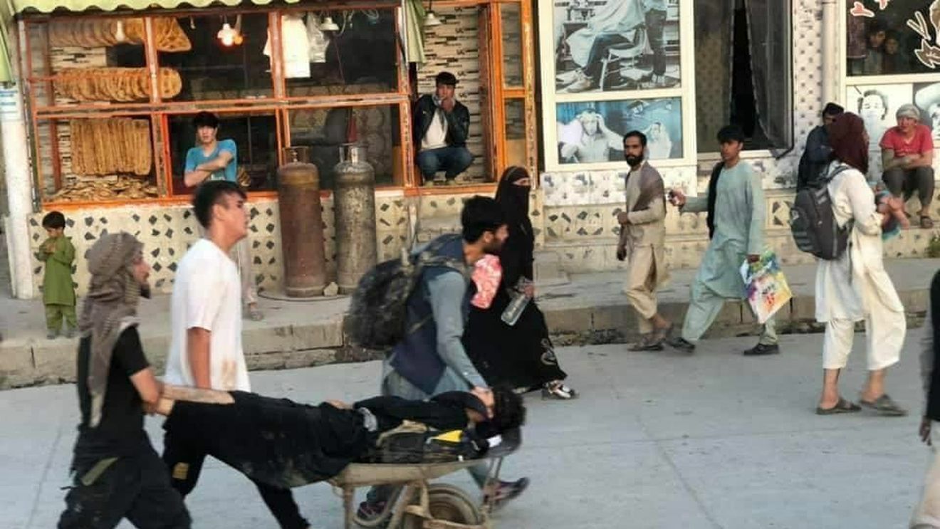 Gruparea Statul Islamic a revendicat atentatul sinucigaș de marți, din Kabul, soldat cu cinci morți, printre care și funcționari talibani
