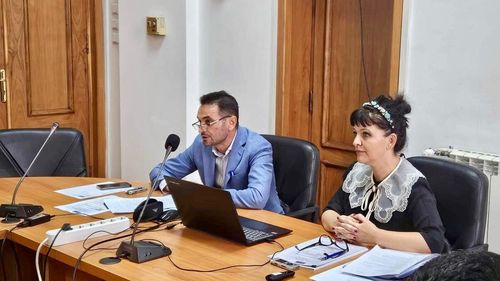 DOCUMENTE Judecătoarea Roxana Petcu, șefa Inspecţiei Judiciare, l-a împroprietărit pe escrocul Ioan Radu Fotino cu 26 de hectare în cartierul ANL Henri Coandă, fără să verifice autenticitatea documentelor / Fotino a fost condamnat la 16 ani de închisoare pentru înşelăciune, judecătoarea şi primarul Florentin Pandele au primit clasare