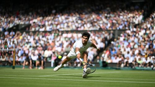Carlos Alcaraz s-a calificat în sferturi la Wimbledon, după ce l-a învins pe Andrei Rublev / În sferturi îl va întâlni pe Cameron Norrie