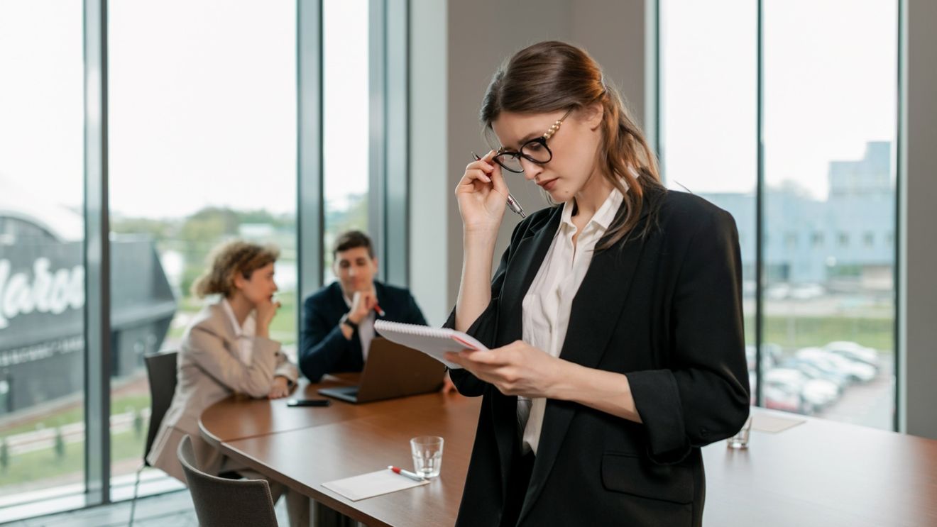 VIDEO VOX Trei tinere participante la o competiție de business start-up, despre ce ar defini o afacere de succes: „Pasiune, voință, încredere, adaptabilitate”