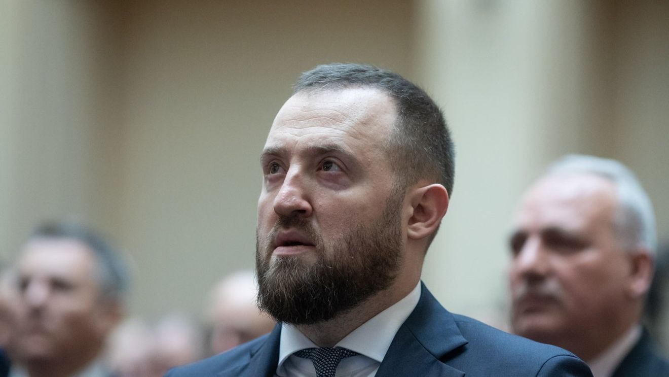 DNA rămâne fără șef din 31 martie / Marius Voineag, trimis procuror la Parchetul de pe lângă Tribunalul București, în așteptarea unui aviz al CSM pentru a fi numit adjunct al procurorului general. De trei ori a fost balotaj
