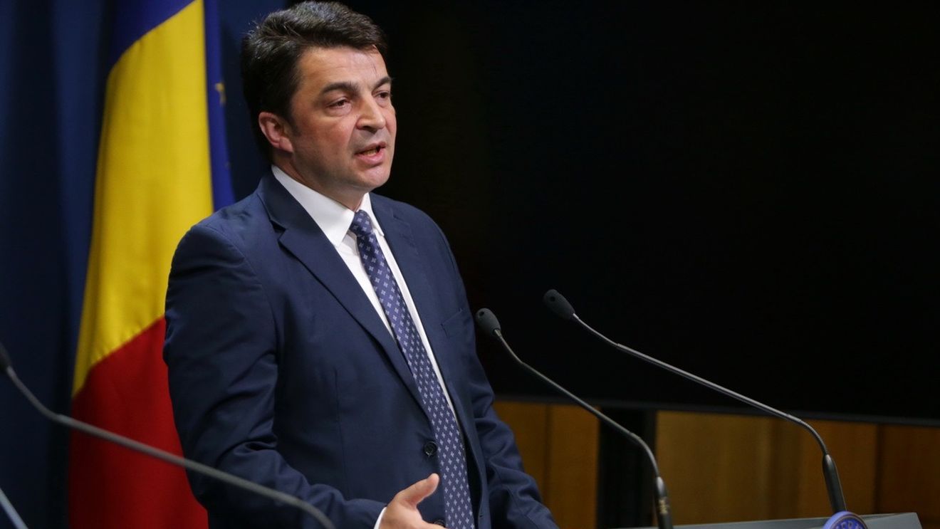 Breaz: Elevii nu au manuale în prima zi de şcoală, “datorită unor contestaţii depuse de cei care au participat la aceste licitaţii, nu din cauza Ministerului”