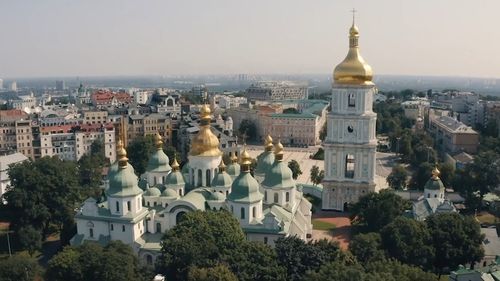 Ucraina: Preoții și călugării refuză să părăsească mănăstirea Lavra Peșterilor din Kiev, în ciuda ordinului de evacuare