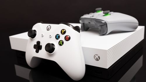 Microsoft va vinde noi versiuni ale consolei Xbox începând din octombrie