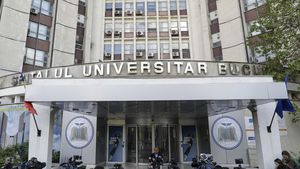 Liberalul Sigfried Mureșan: Decizia domnului Cătălin Cârstoiu de a face conferința de presă în fața spitalului este nepotrivită. Spitalul este pentru a trata bolnavii, nu pentru a face campanie electorală