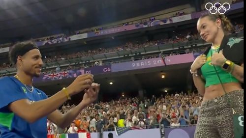 VIDEO Încă o cerere în căsătorie la Jocurile Olimpice din oraşul iubirii