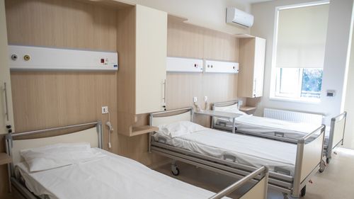 Un spital inaugurat în 2023 la Arad stă închis din cauză că a fost dotat cu un transformator vechi de 25 de ani