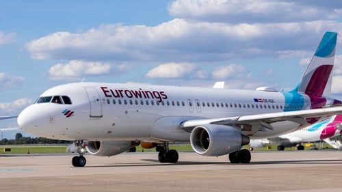 Piloţii operatorului aerian Eurowings intră luni într-o grevă de trei zile