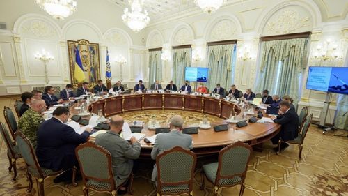 Ucraina impune sancțiuni unui oligarh care furniza produse pe bază de titan industriei de apărare din Rusia