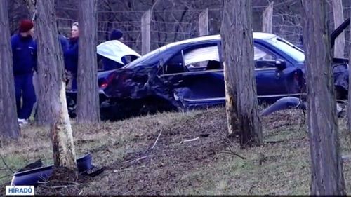 Ungaria: O mașină care transporta migranți, implicată într-un grav accident de circulație pe M5 / Șoferul a fugit de la locul accidentului