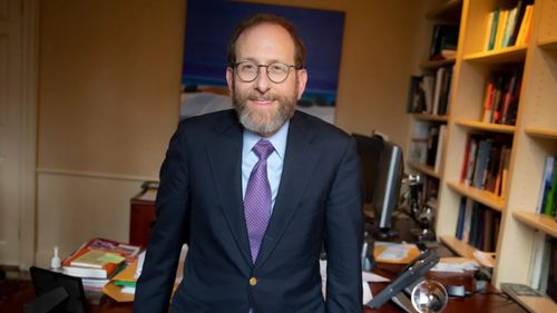 Un om de știință american de origine evreiască a fost numit președinte interimar la Harvard după demisia forțată a lui Claudine Gay, acuzată de antisemitism și plagiat