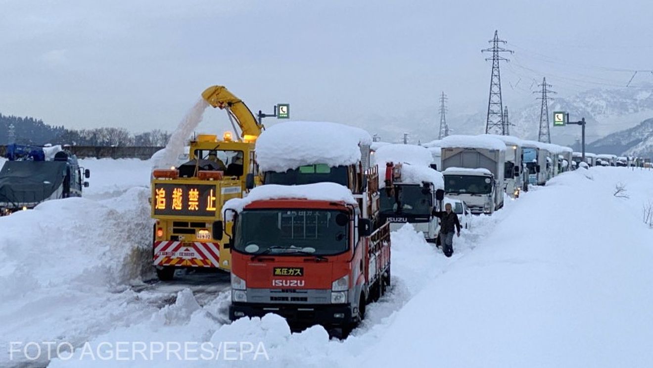 Opt morţi şi cel puţin 240 de răniţi în urma unei furtuni de iarnă în Japonia