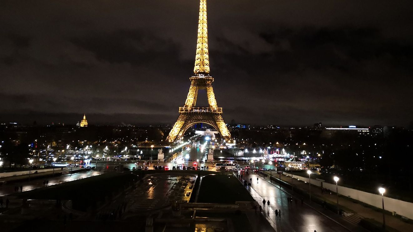 Cel mai înalt nivel al Turnului Eiffel, închis din cauza căldurii extreme / În Paris sunt preconizate temperaturi de 36 de grade Celsius, în această săptămână