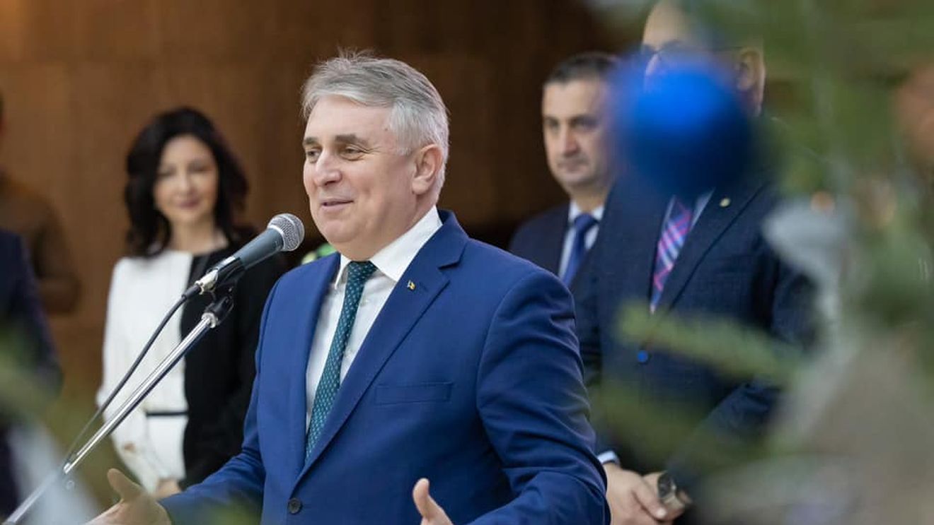 Lucian Bode, după ce Comisia de Etică a UBB i-a cerut să-și corecteze teza de doctorat, fiind ”profund viciată”: „Demersul încalcă flagrant decizia CCR/ Atacuri concertate ale USR și sateliților săi/ Regret că UBB s-a grăbit să dea curs presiunilor”