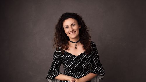 De ce fug tinerii de o carieră în învățământ: salarii mici, metode învechite/ ”Luptând cu facturi şi credite scăpate de sub control, pot renunţa la ideea de a mai urma studii superioare” - interviu Deutsche Welle cu o tânără asistent universitar