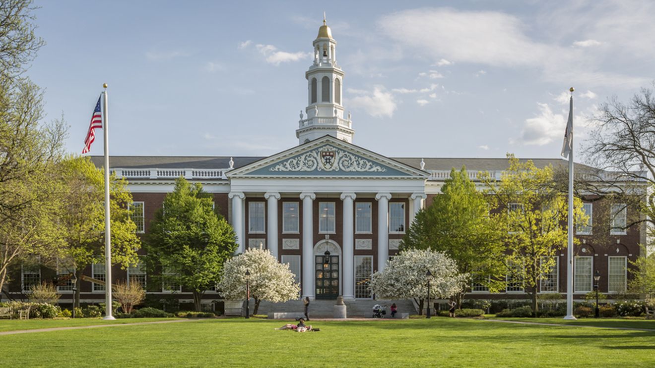 Directorul morgii de la Harvard Medical School, condamnat la 8 ani de închisoare pentru trafic de organe