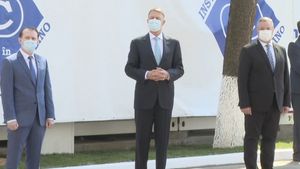 VIDEO Klaus Iohannis: Virusul care ne-a afectat dramatic existența în ultimul an nu dispare prin violență și manifestări extremiste, ci prin imunizarea cât mai multor oameni cu vaccinuri eficiente