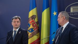 Nicolae Ciucă, cu prilejul Zilei Unirii Basarabiei cu România: Astăzi ne revine nouă responsabilitatea de a susţine Republica Moldova cu tot ceea ce este necesar pe drumul său european, pentru a se desprinde definitiv din influenţa nefastă a Rusiei