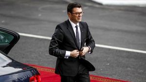 Procurorul Codruț Olaru s-a pensionat / Acesta are 49 de ani, a fost membru CSM și șef al DIICOT / Va avea o pensie de aproximativ 50.000 de lei